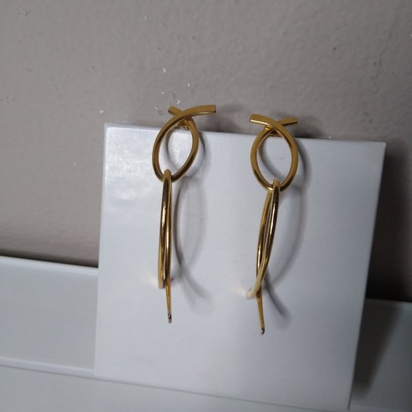 Vintage Metal Dangle Earrings - Picture 6 of 16